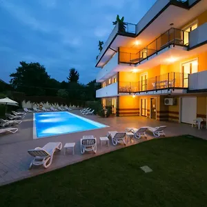 Ferretti Garda Palace 4*, Peschiera del Garda Itália